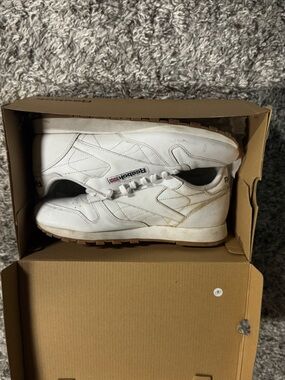 Reebok Men's White Leather Low-Top Sneakers